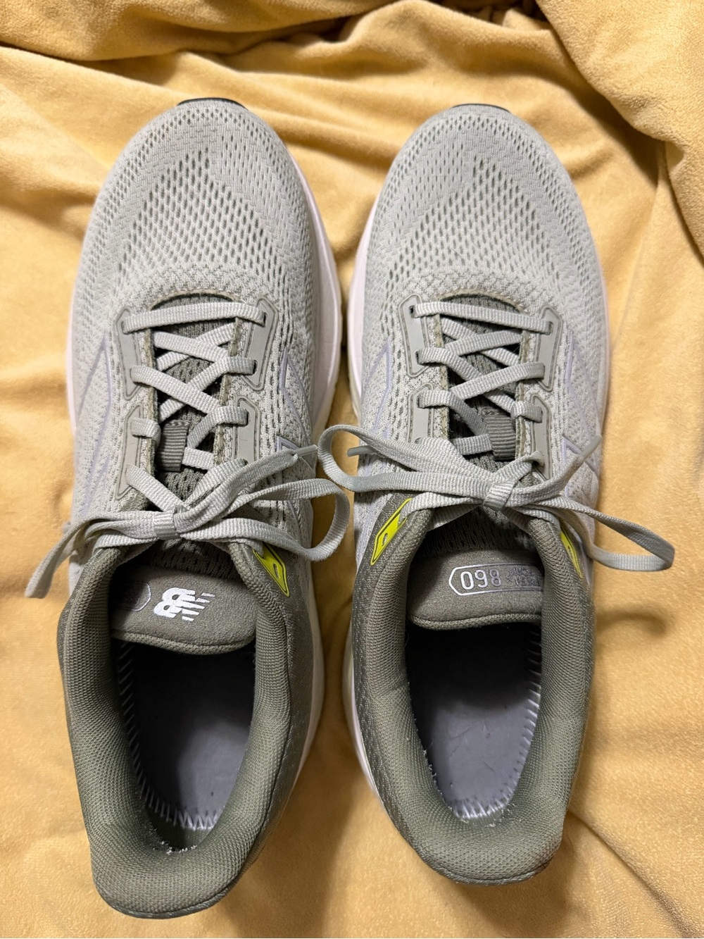New Balance Fresh Foam X 860 v14 Men’s 11.5 Gray Yellow Running Shoes EUC